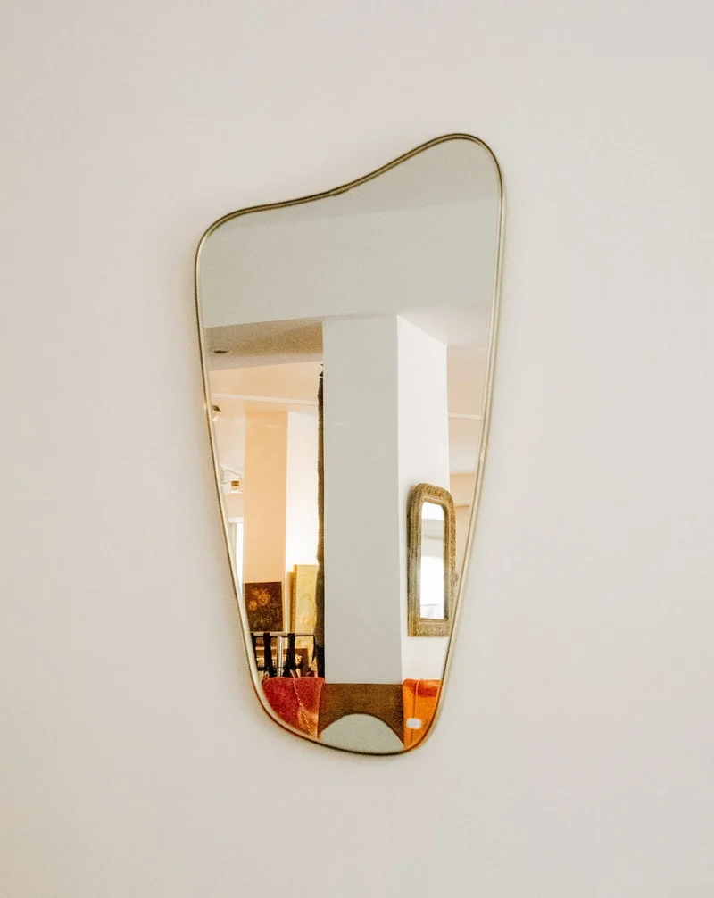 Igor, le miroir asymétrique au liseré chromé N°1018