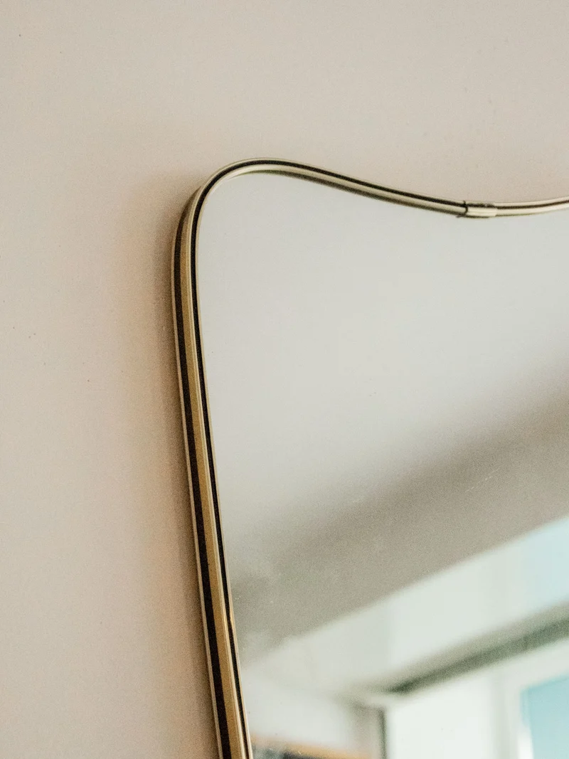Igor, le miroir asymétrique au liseré chromé N°1018