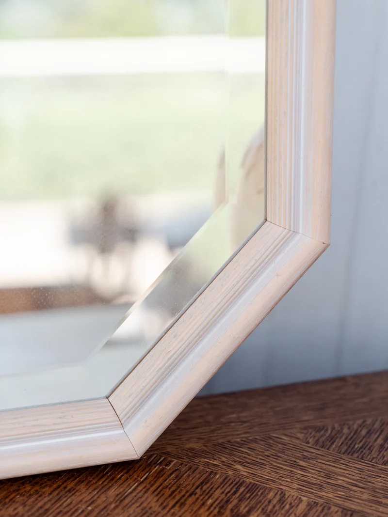 Georges, le miroir octogonal en bois beige nude N°1360