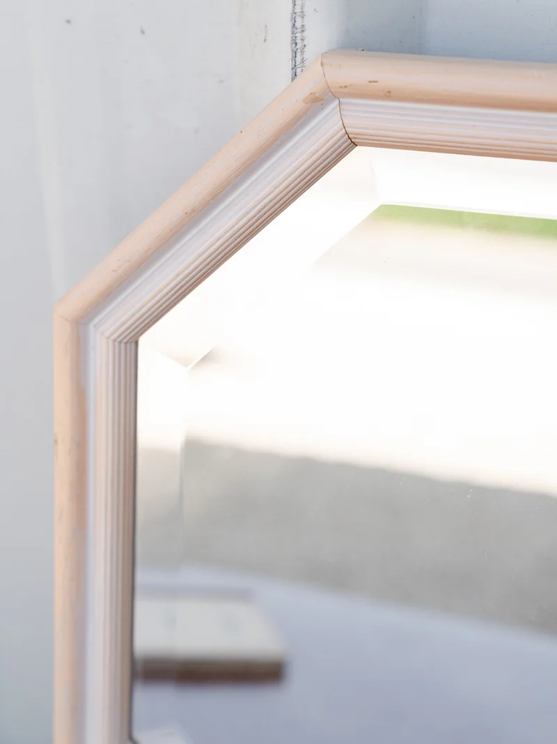 Georges, le miroir octogonal en bois beige nude N°1360