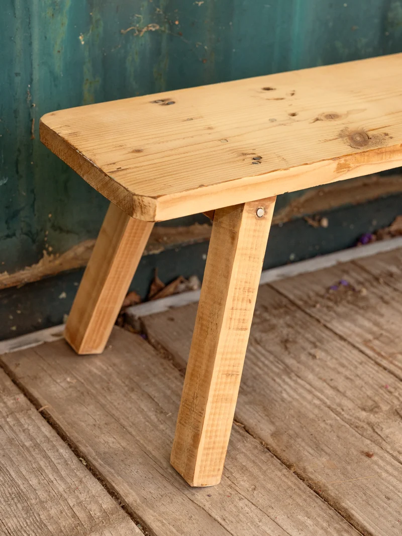 Antoine, le banc en bois N°475