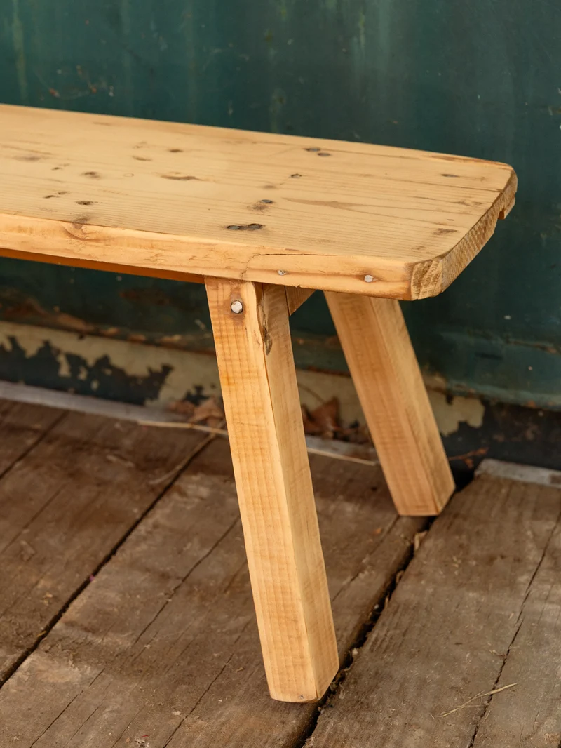 Antoine, le banc en bois N°475