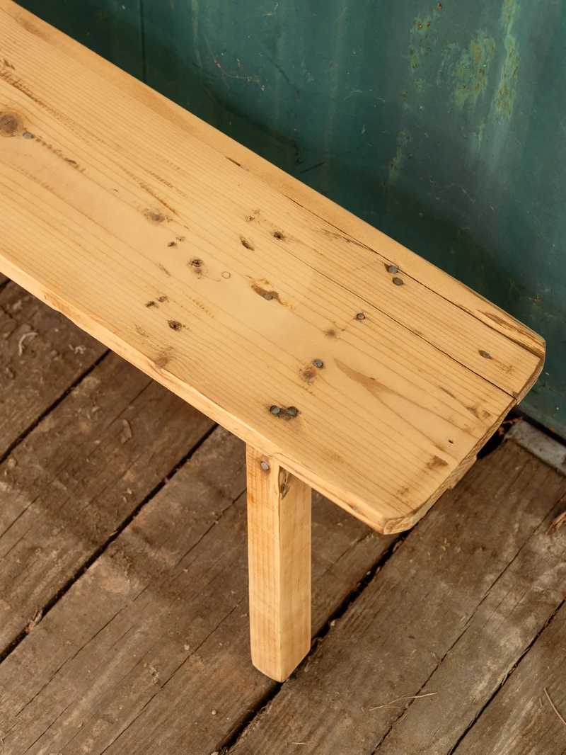 Antoine, le banc en bois N°475