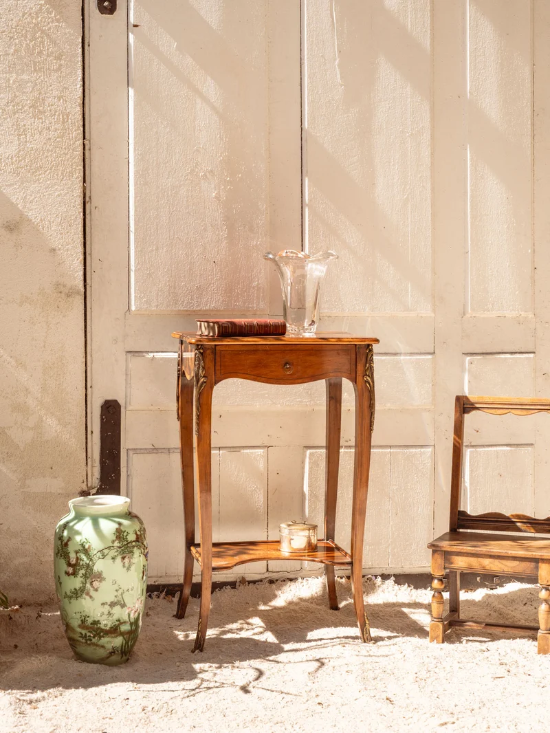 Francine, la table d'appoint en bois N°1419