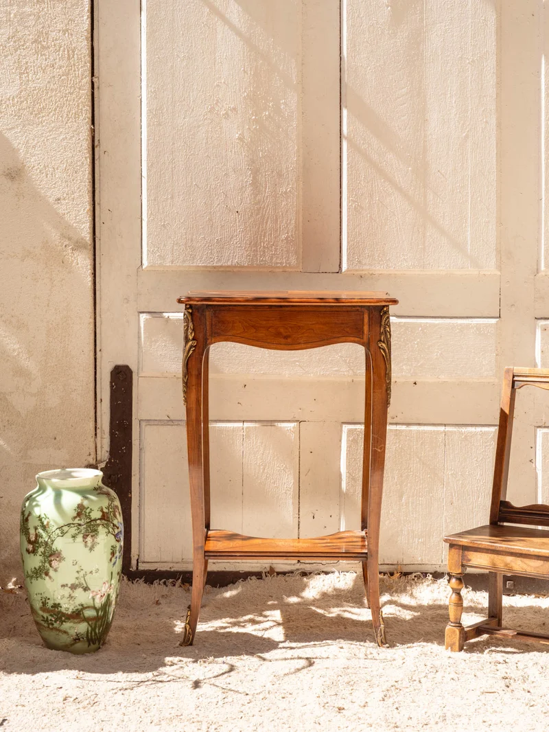 Francine, la table d'appoint en bois N°1419