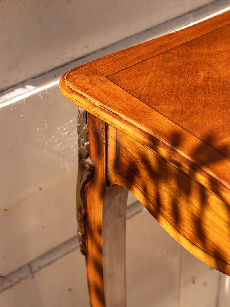 Francine, la table d'appoint en bois N°1419