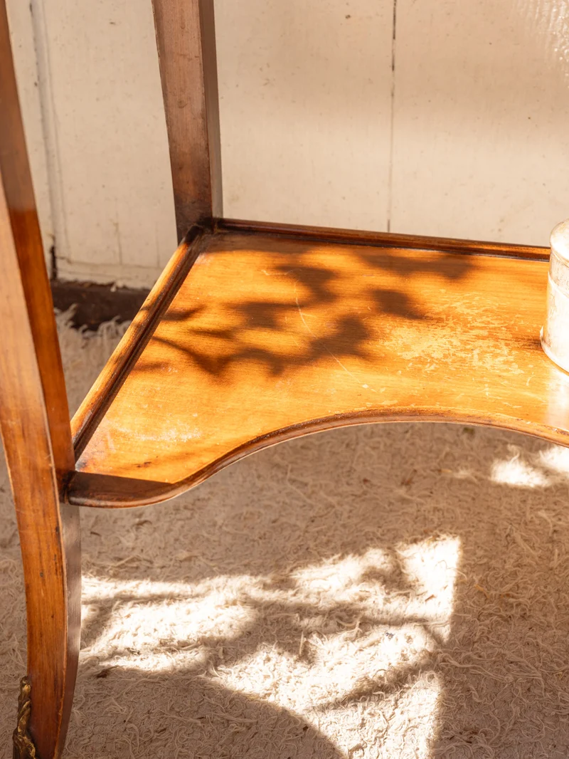 Francine, la table d'appoint en bois N°1419