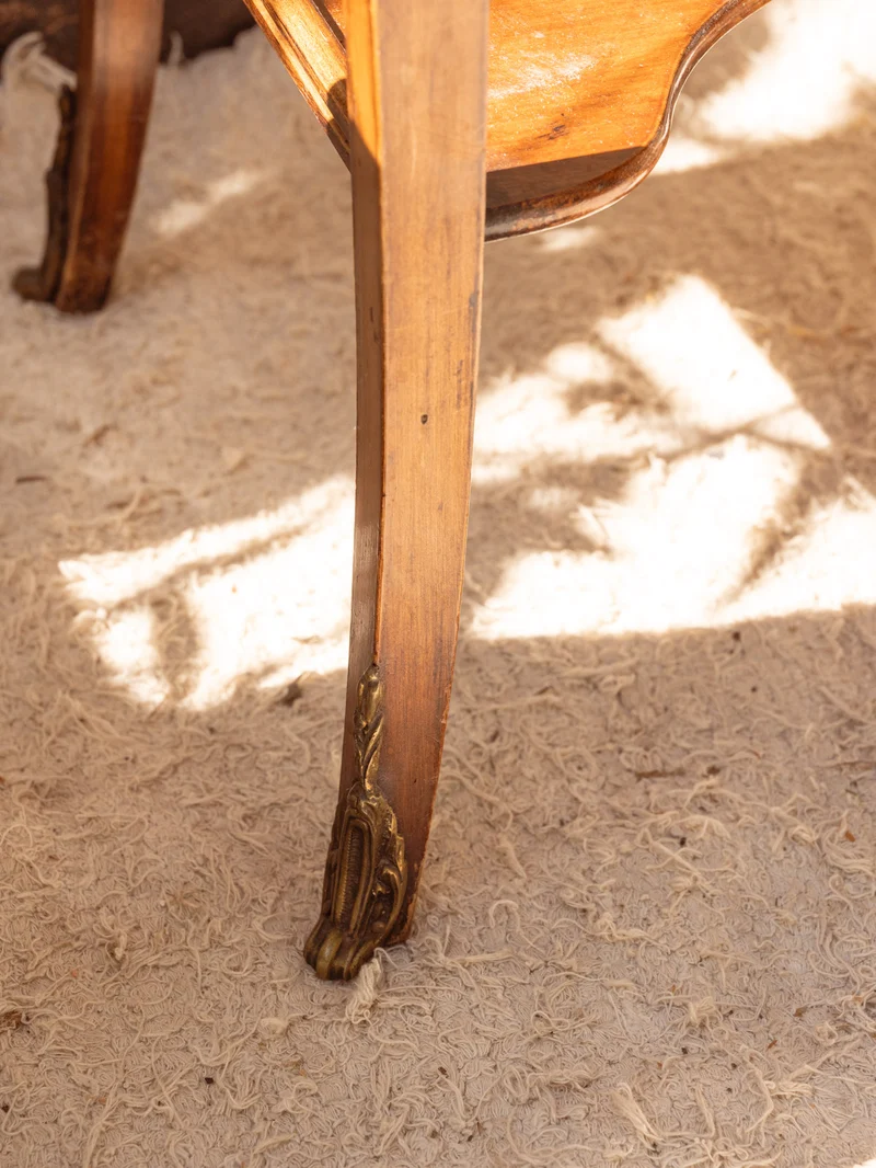 Francine, la table d'appoint en bois N°1419