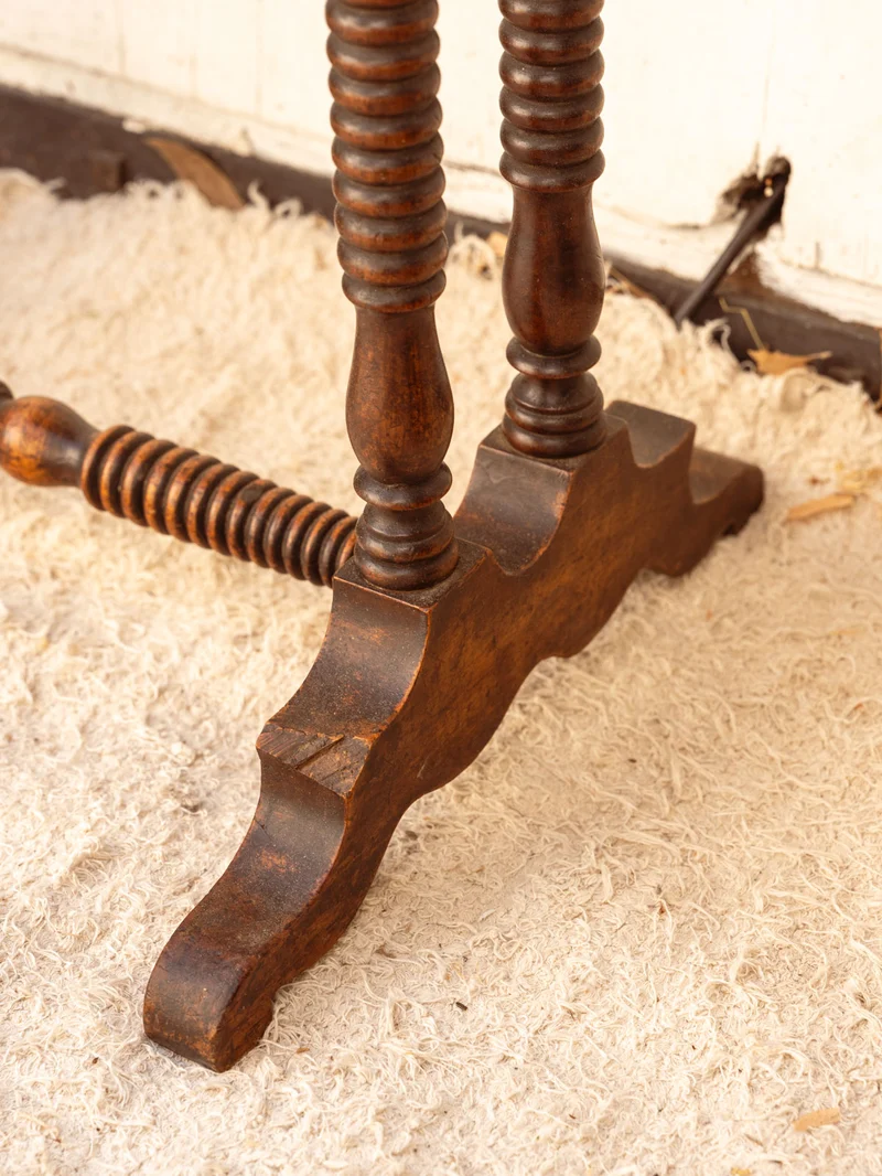 Louise, la coiffeuse en bois N°324