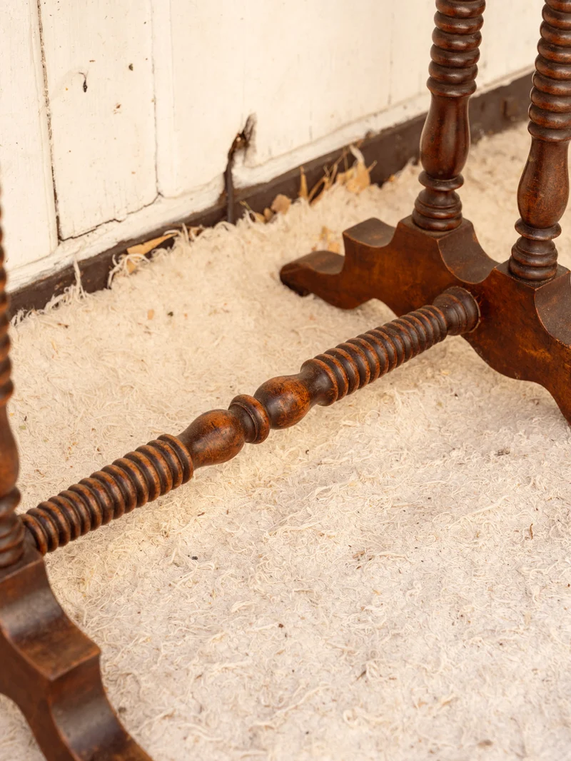 Louise, la coiffeuse en bois N°324