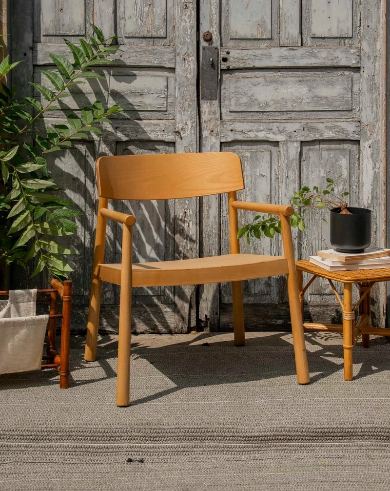 Jakob, le fauteuil en frêne aux lignes modernes N°1316