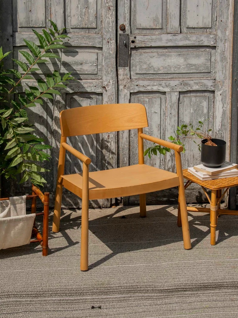 Jakob, le fauteuil en frêne aux lignes modernes N°1316