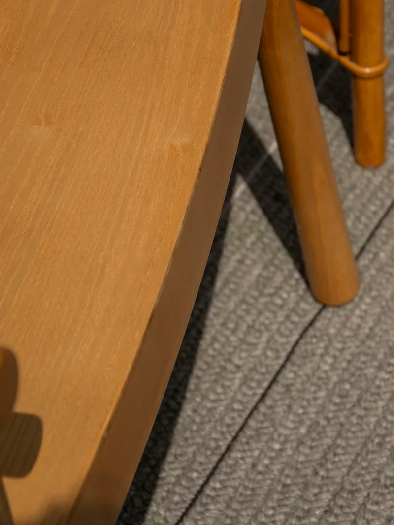 Jakob, le fauteuil en frêne aux lignes modernes N°1316
