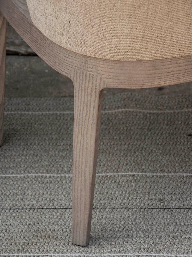 Jakob, le fauteuil moderne au design élégant N°1318