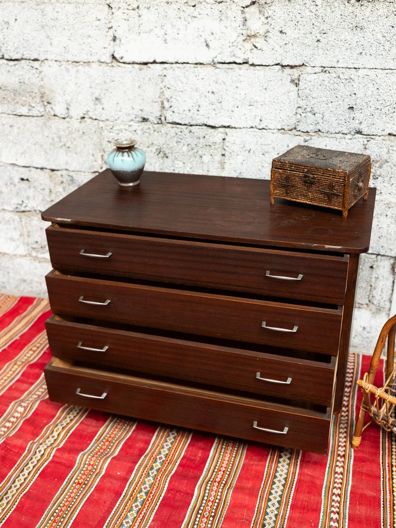 Olga, la commode aux pieds compas N°709