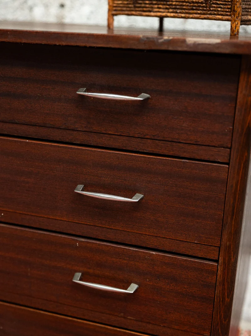 Olga, la commode aux pieds compas N°709
