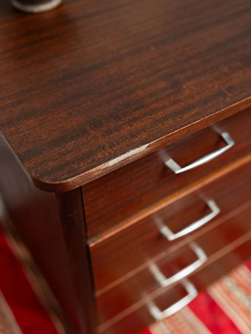 Olga, la commode aux pieds compas N°709