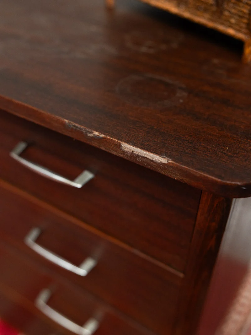 Olga, la commode aux pieds compas N°709