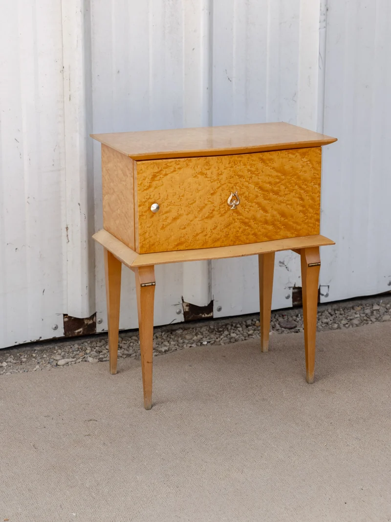 Maïa, la table de chevet en loupe de bois N°1538