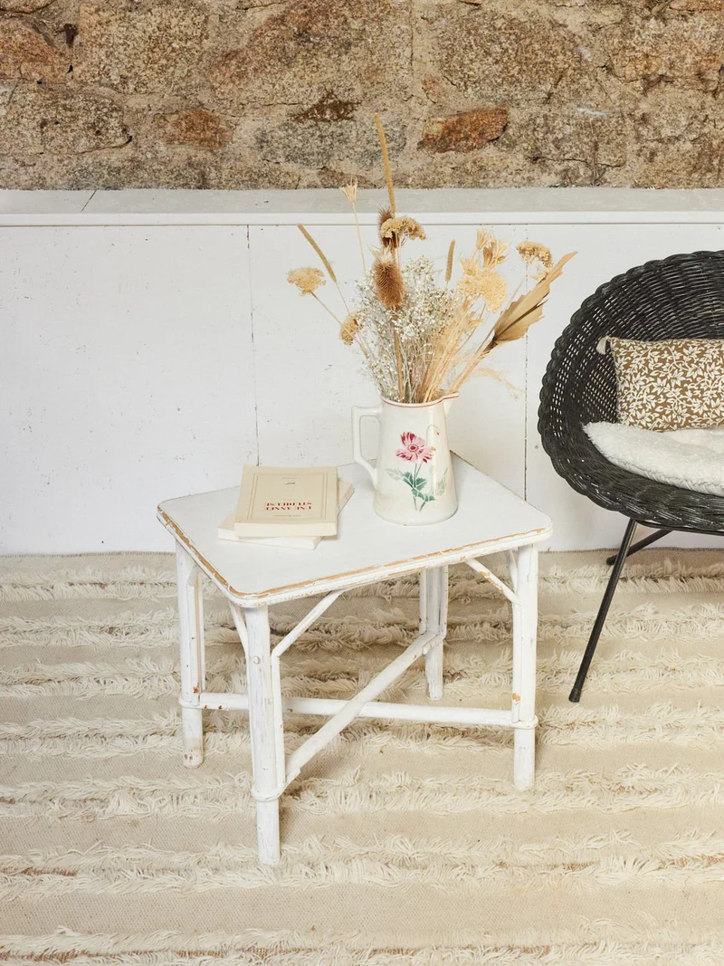 Francine, la table d'appoint en rotin N°1044