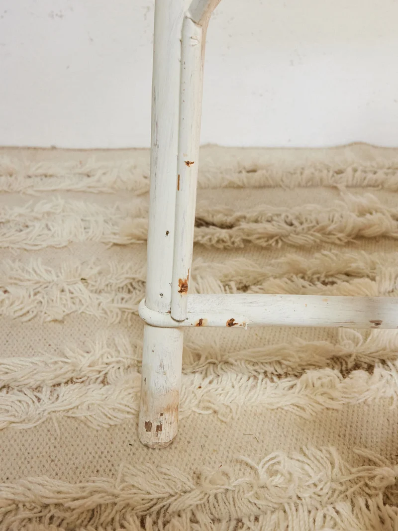 Francine, la table d'appoint en rotin N°1044