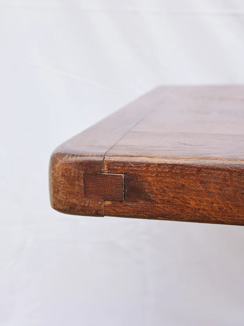 Romy, la table à manger en ébène massif N°1448