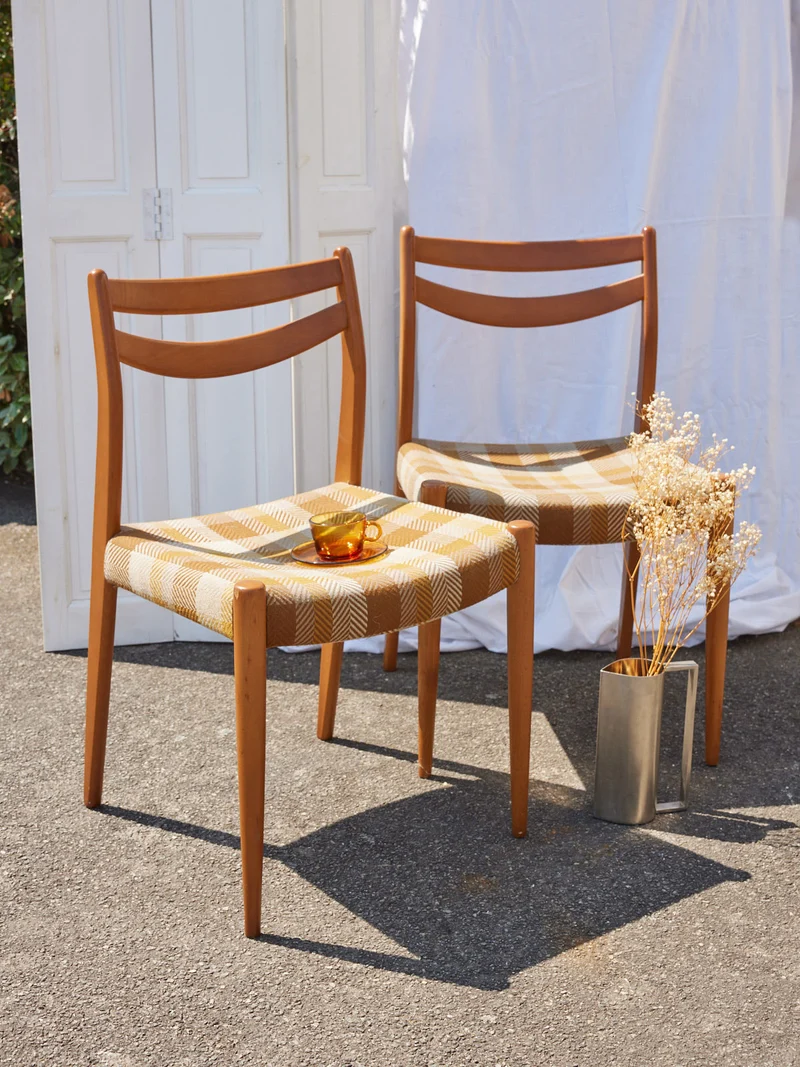Alma, la paire de chaises au design scandinave N°1743