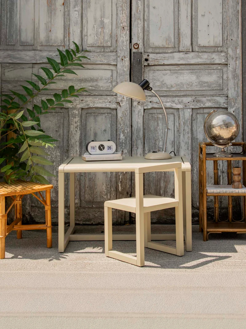 Ernestine, la chaise pour enfant au design contemporain N°1306