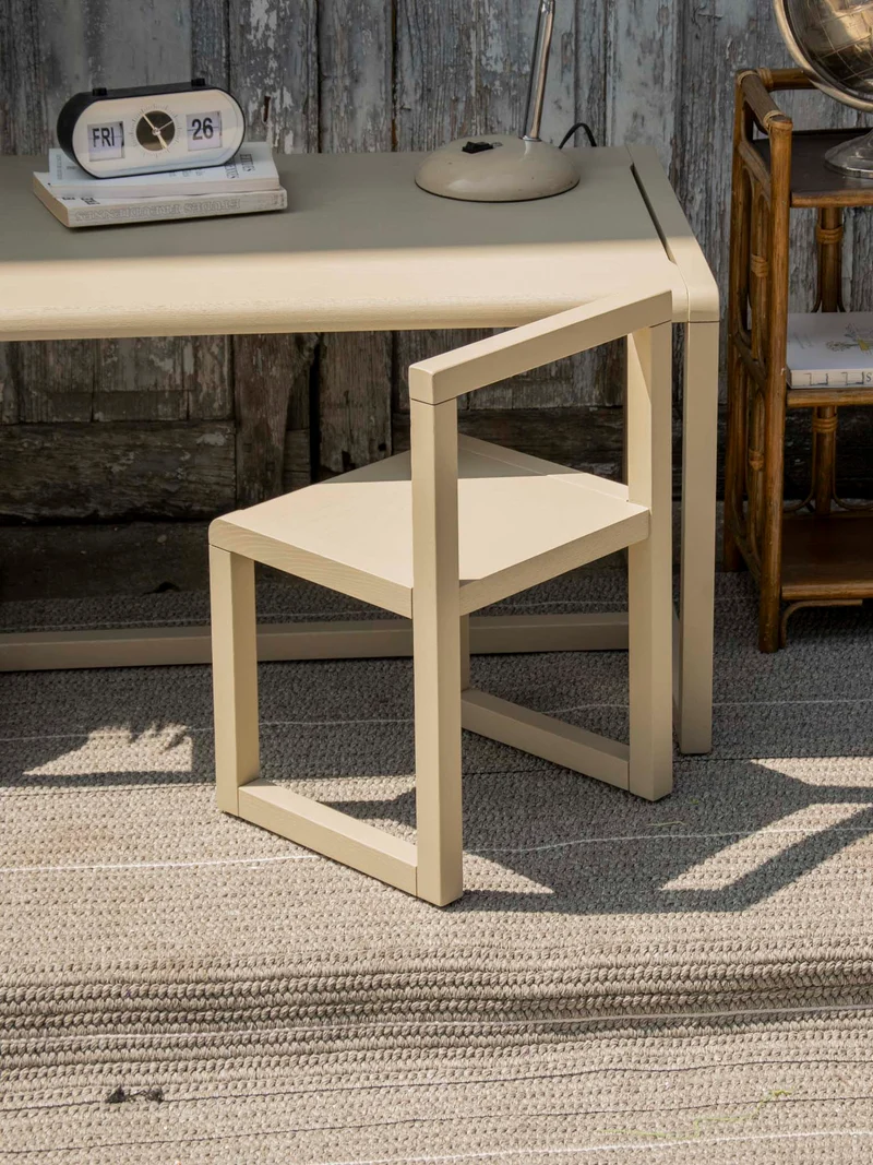 Ernestine, la chaise pour enfant au design contemporain N°1306