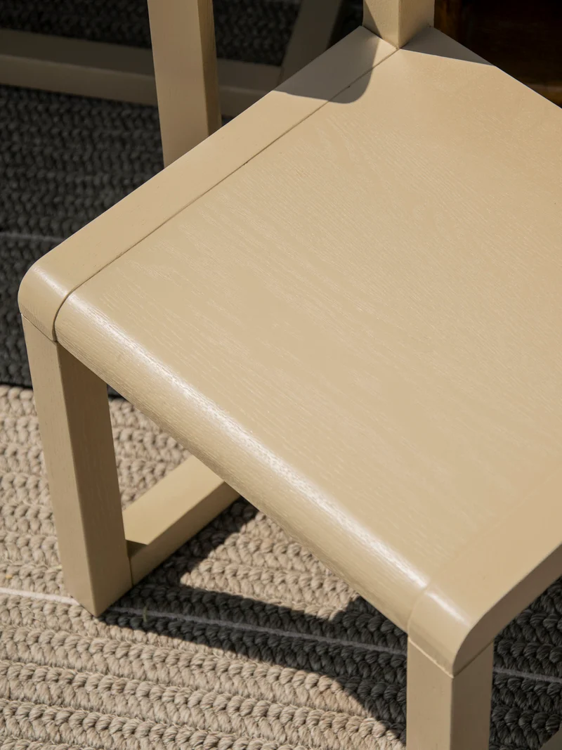 Ernestine, la chaise pour enfant au design contemporain N°1306