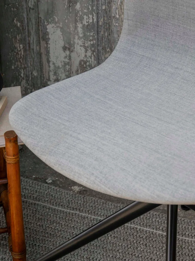 Alma, la chaise au design minimaliste N°1759