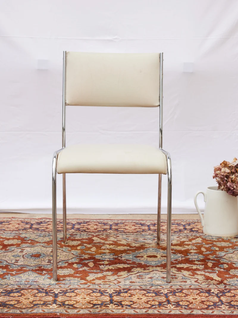 Alma, la chaise en skai et chrome N°1725