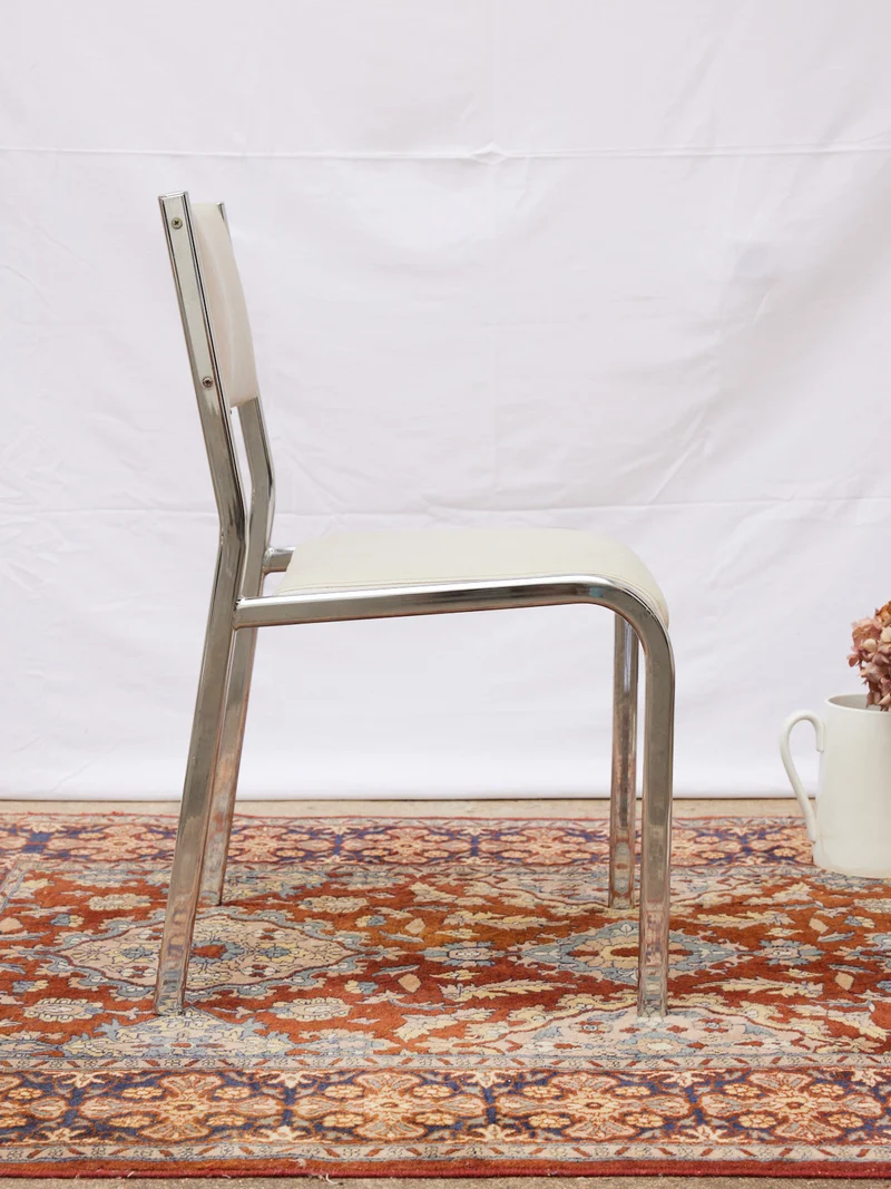 Alma, la chaise en skai et chrome N°1725