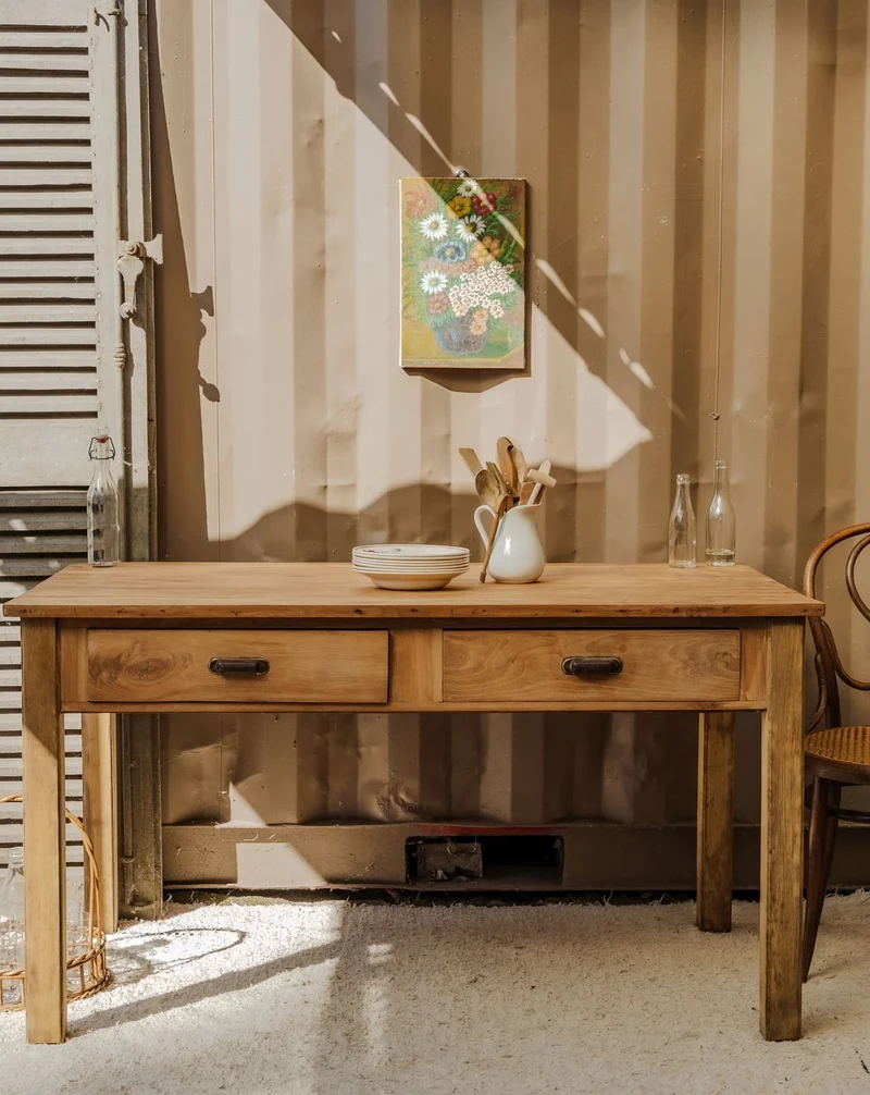 Romy, la table à manger en bois N°1439