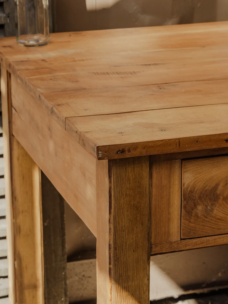 Romy, la table à manger en bois N°1439