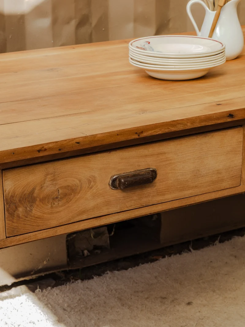 Romy, la table à manger en bois N°1439