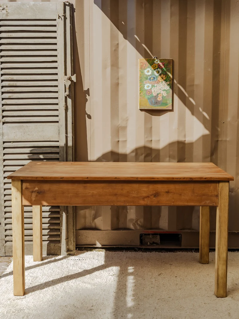 Romy, la table à manger en bois N°1439