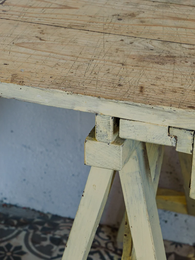 Edouard, le bureau sur tréteaux en bois patiné N°1017