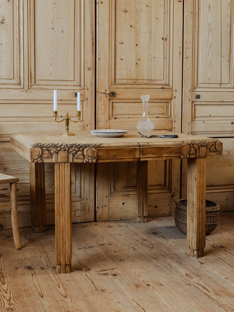 Romy, la table à manger art déco en bois N°1425