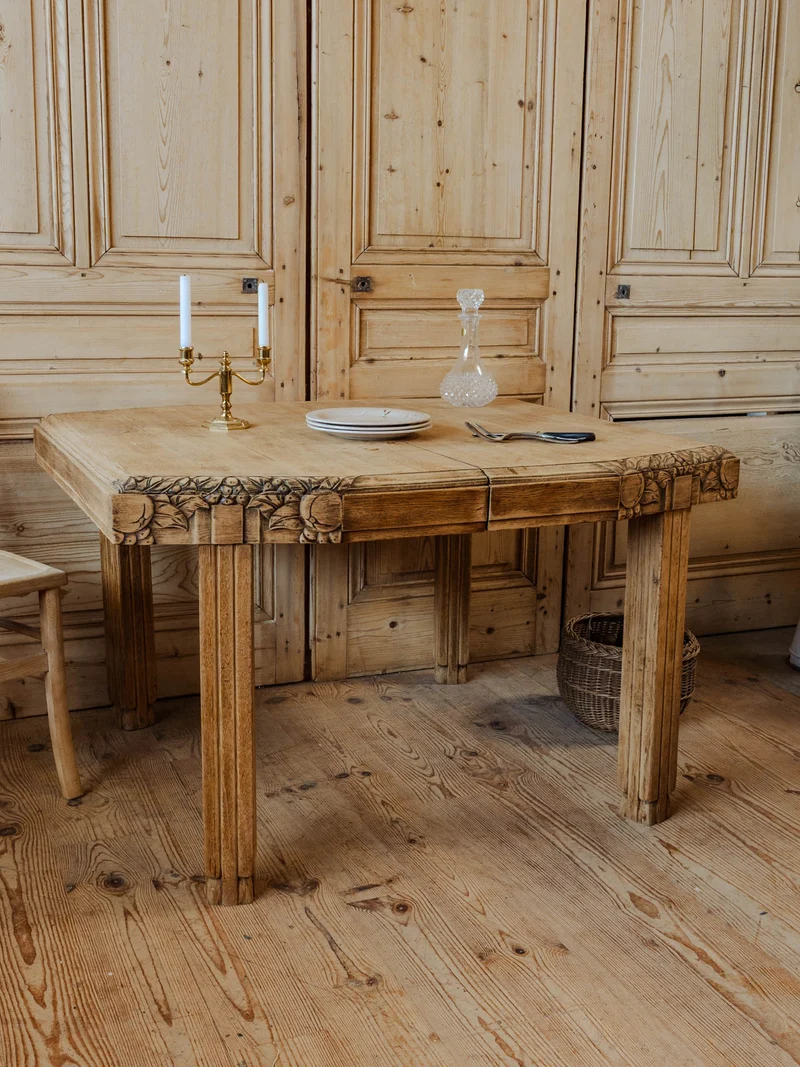 Romy, la table à manger art déco en bois N°1425