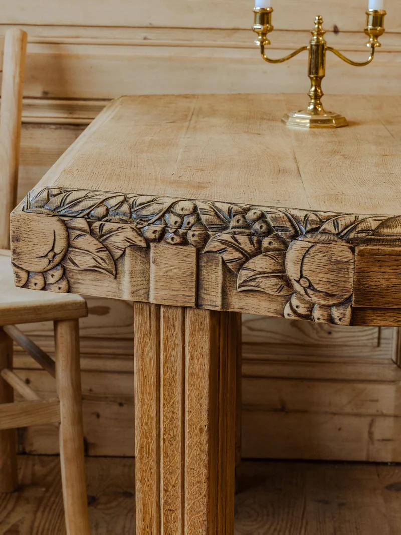 Romy, la table à manger art déco en bois N°1425