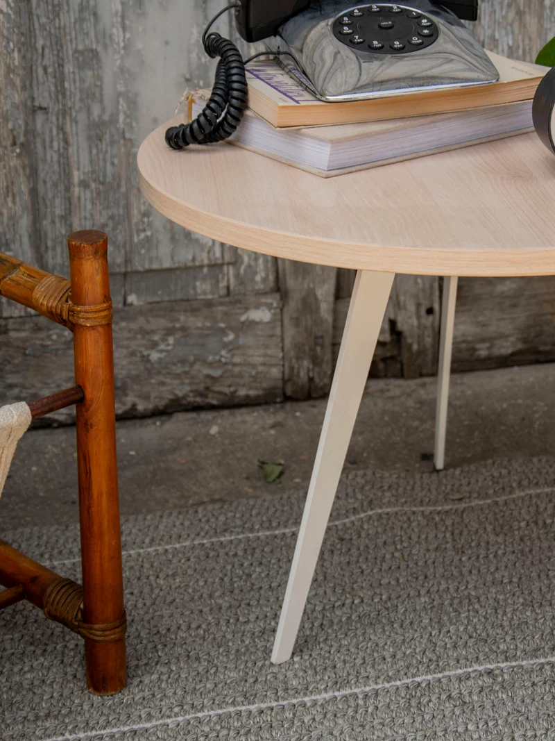 Donna, la table basse moderne en bois et métal N°1101