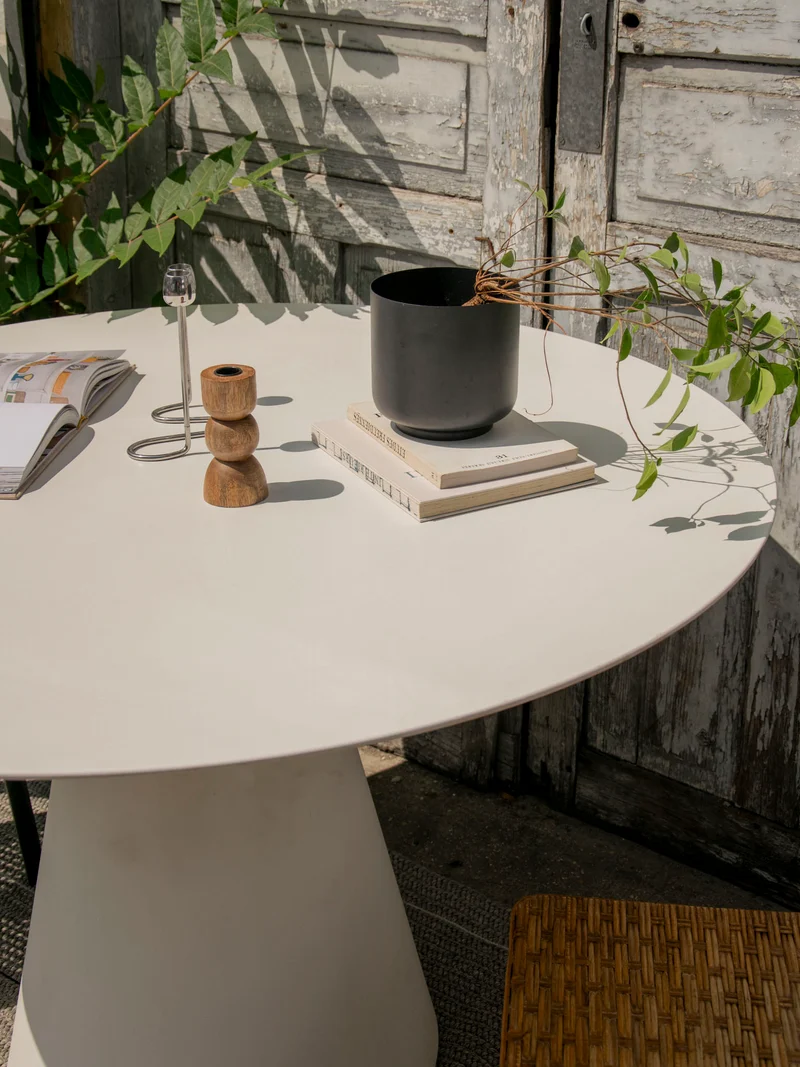 Karla, la table à manger Essens N°1224