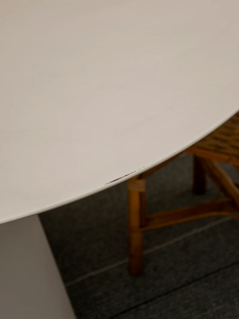 Karla, la table à manger Essens N°1224