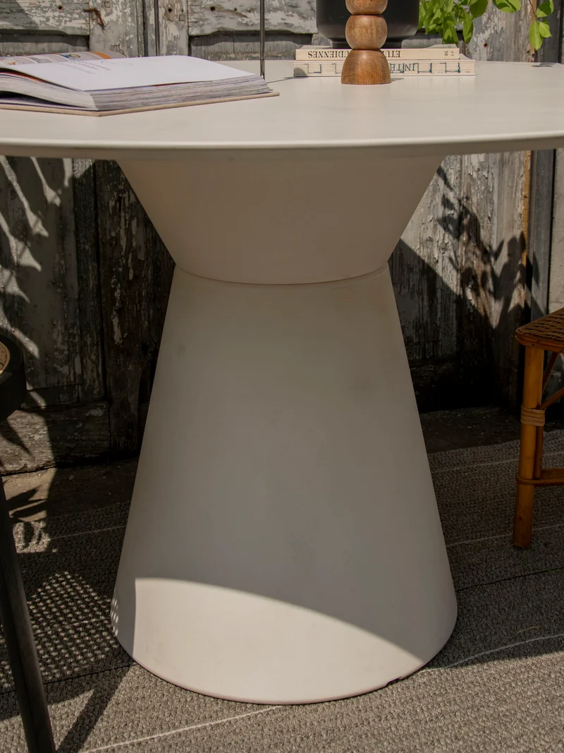 Karla, la table à manger Essens N°1224