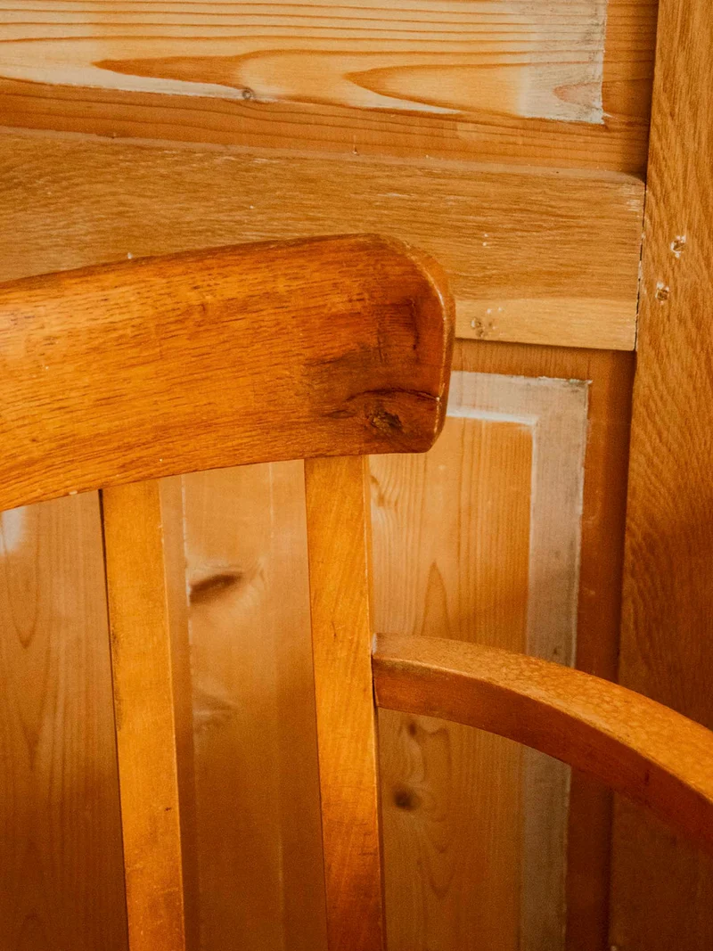 Ernest, le fauteuil au design élégant N°1085