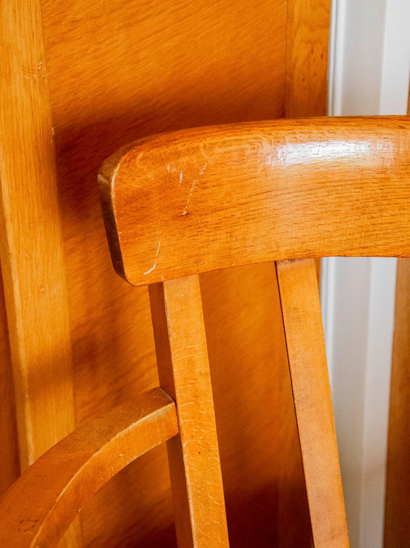 Ernest, le fauteuil au design élégant N°1085
