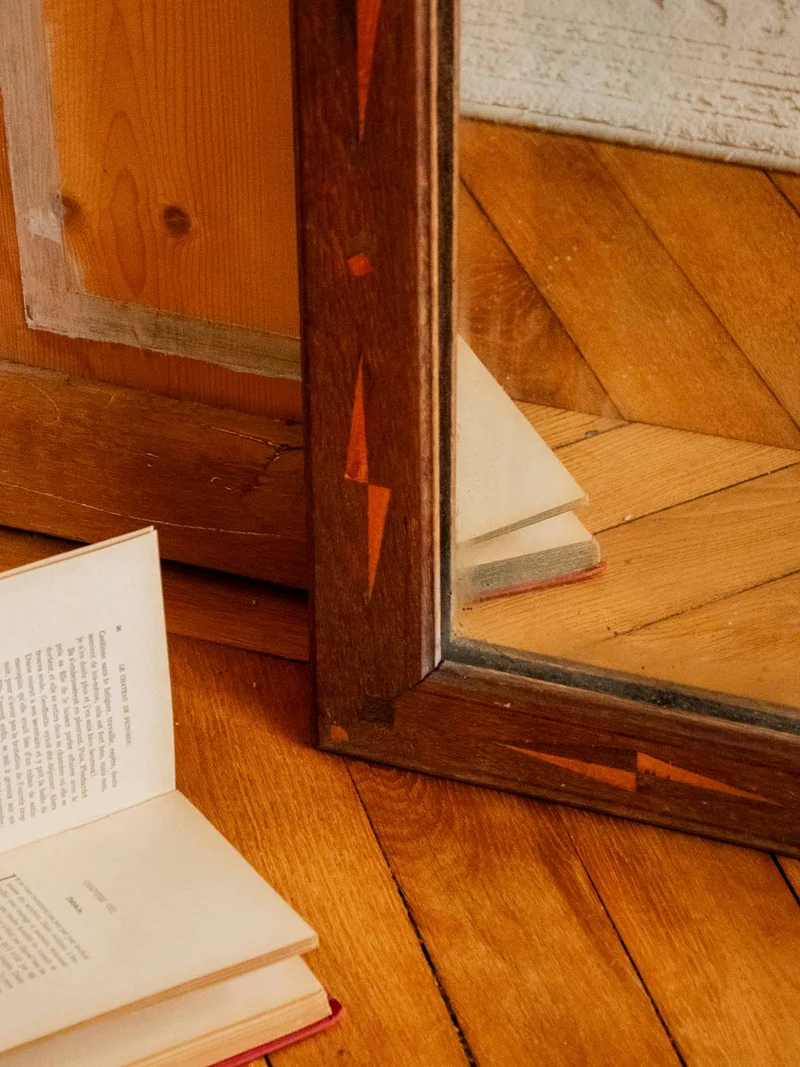 Georges, le miroir marqueté en bois foncé N°1320