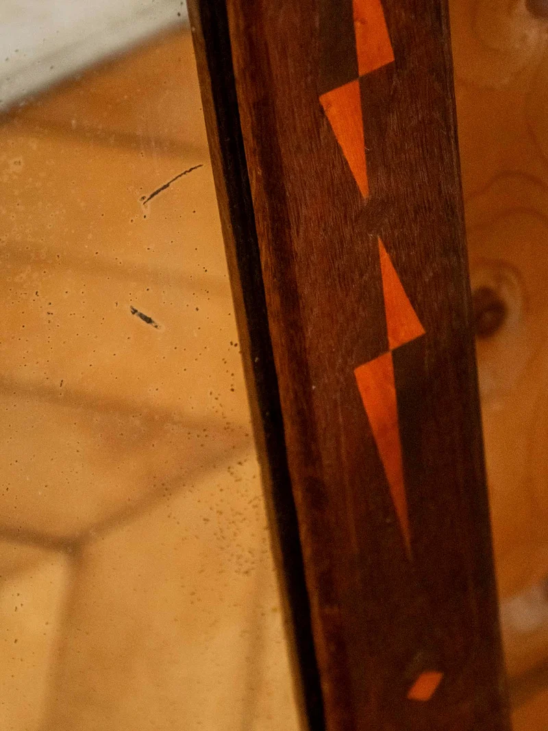 Georges, le miroir marqueté en bois foncé N°1320