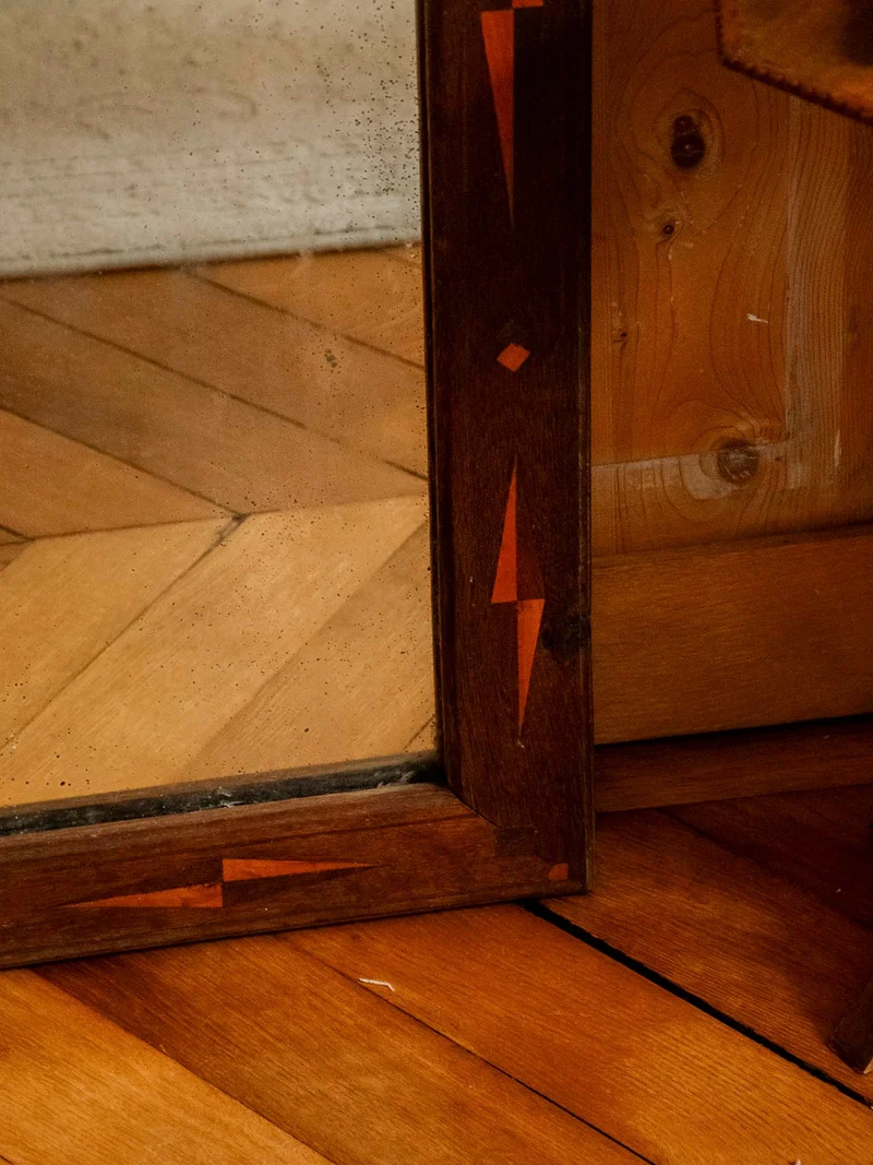 Georges, le miroir marqueté en bois foncé N°1320